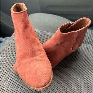 Women's Suede Ankle Boots - Rust